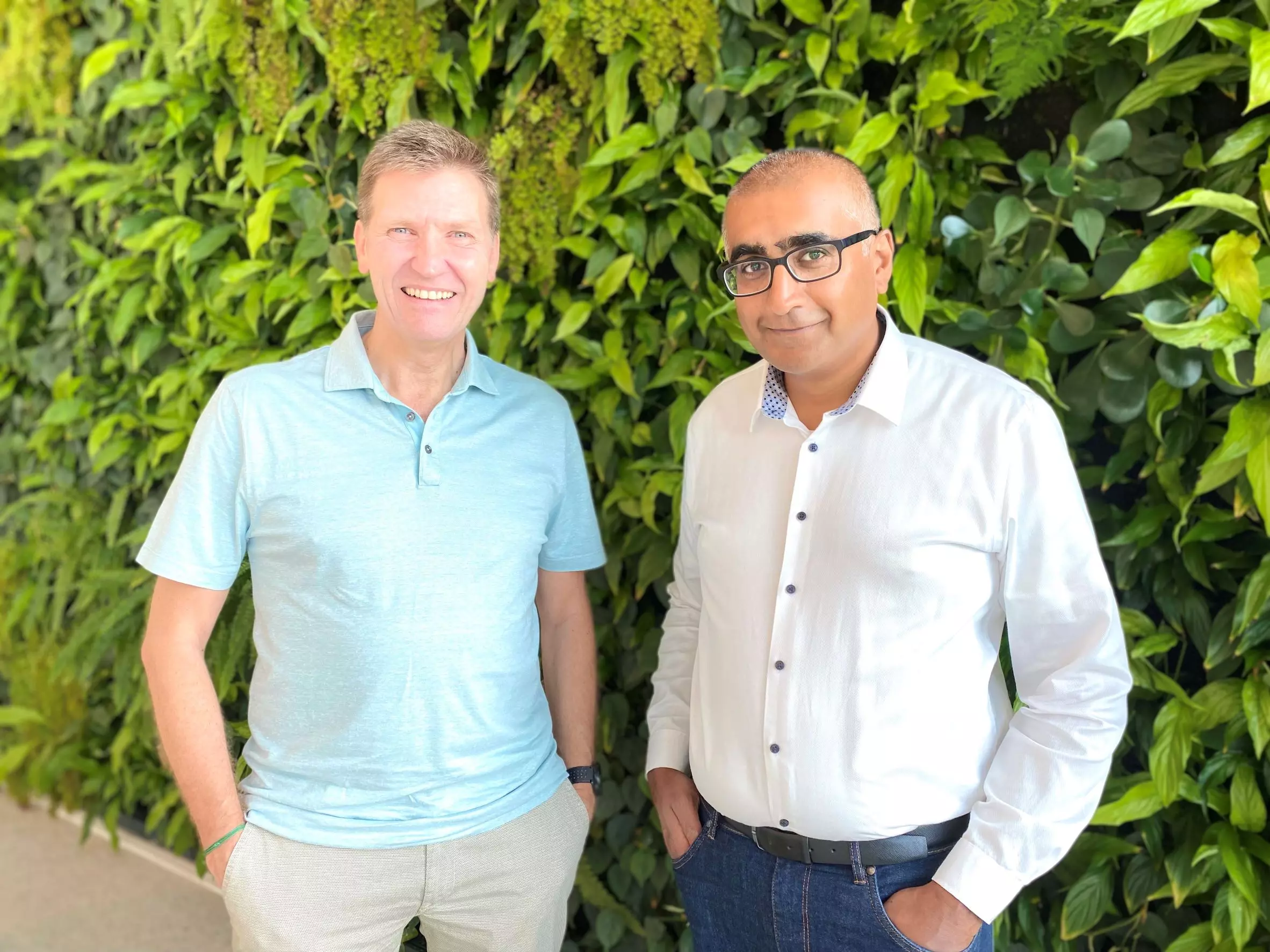 Rob Verberg, financieel directeur Integration en Adjai Jainandunsing, manager Financial Risk Management vertellen over hun uitdagende jobs bij Eneco.